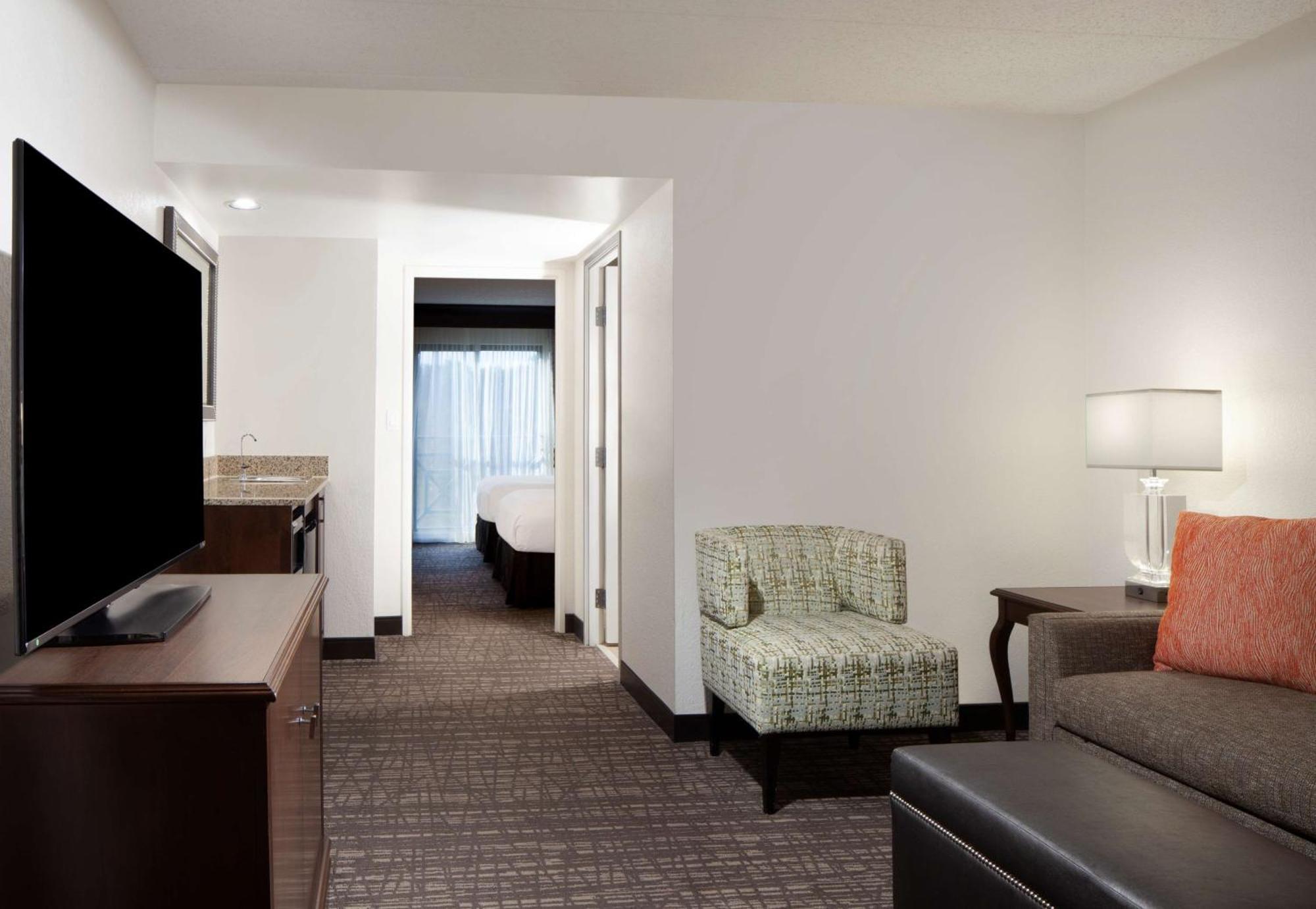 Embassy Suites By Hilton Philadelphia Airport Exterior foto