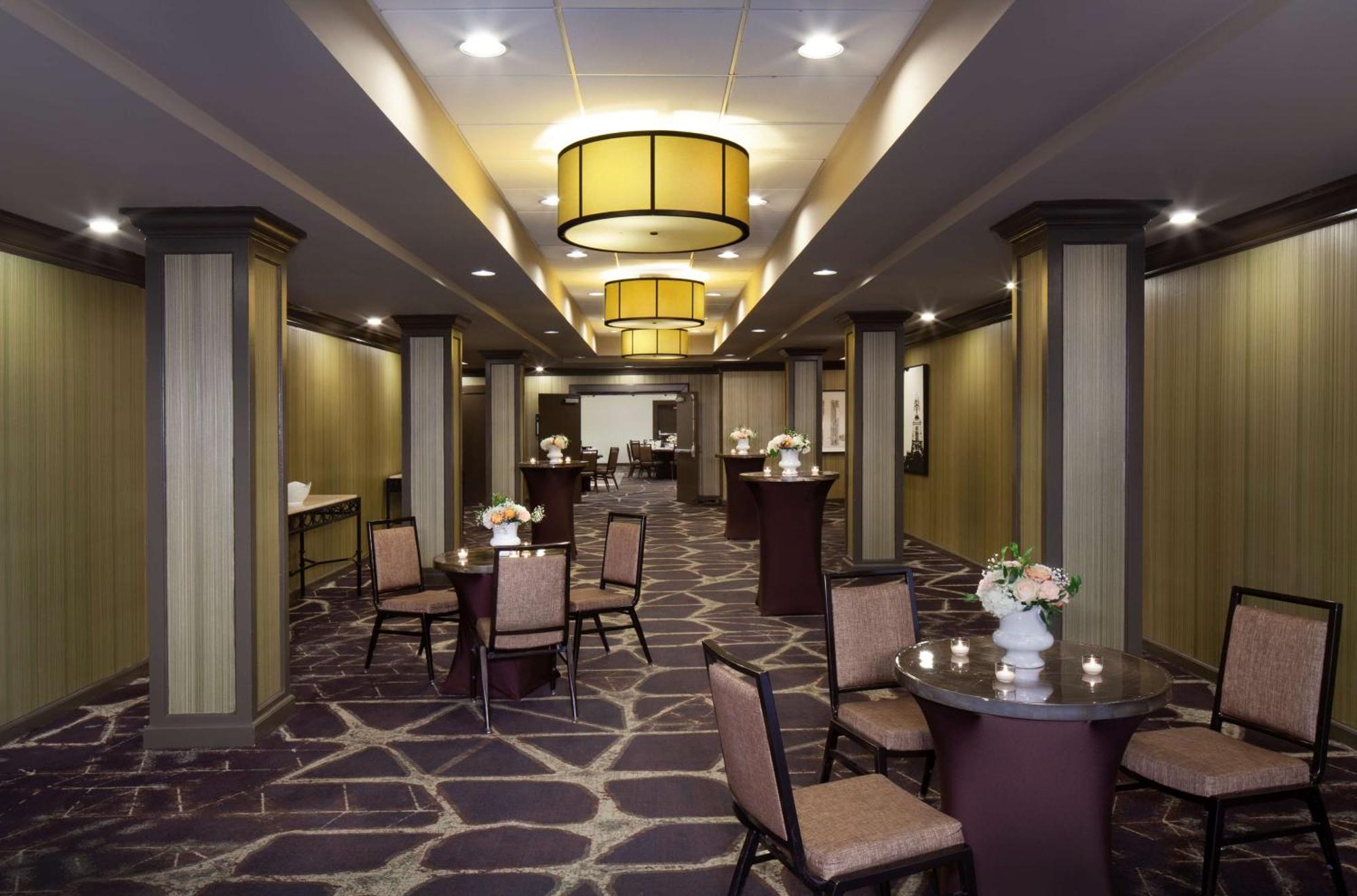 Embassy Suites By Hilton Philadelphia Airport Exterior foto