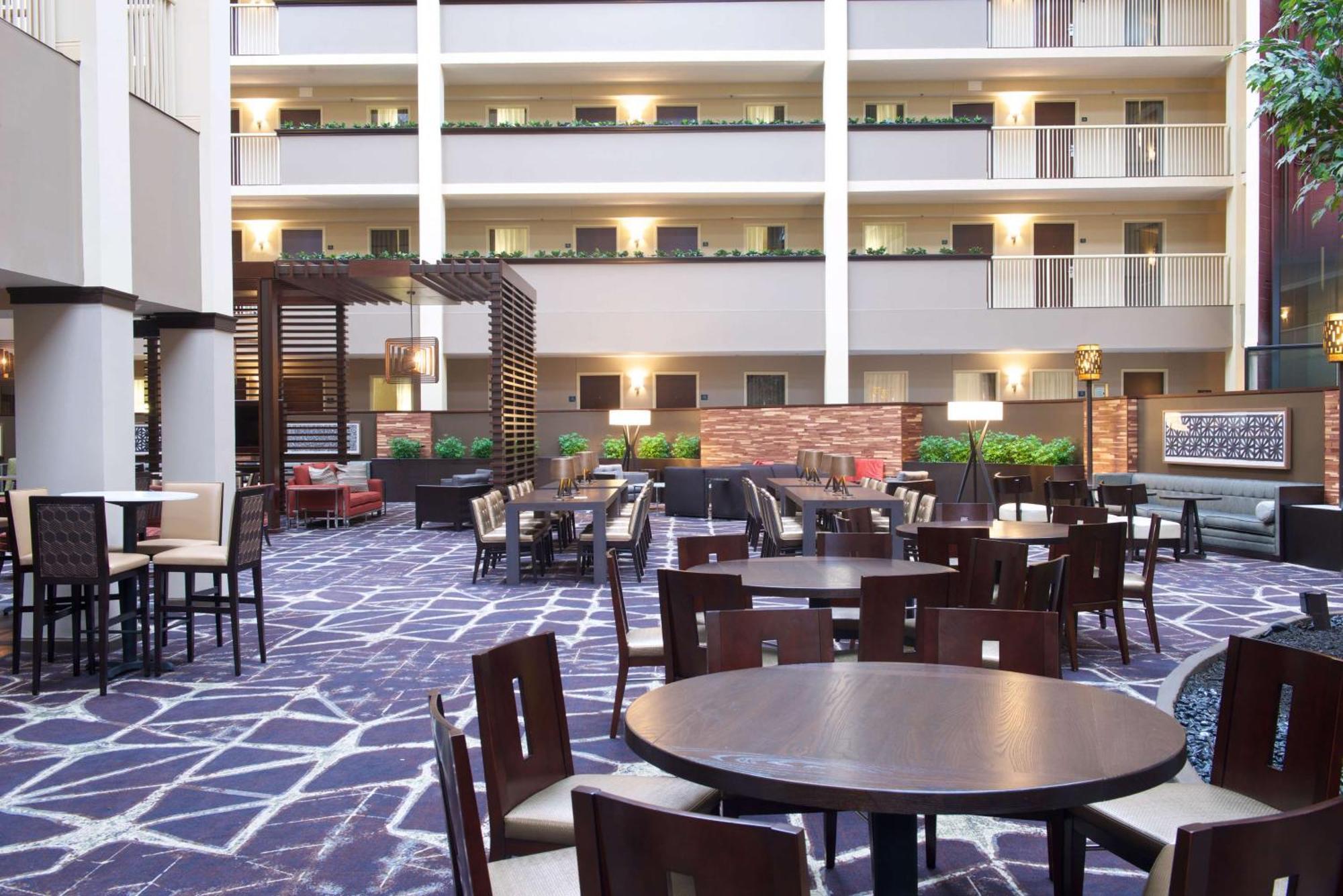 Embassy Suites By Hilton Philadelphia Airport Exterior foto