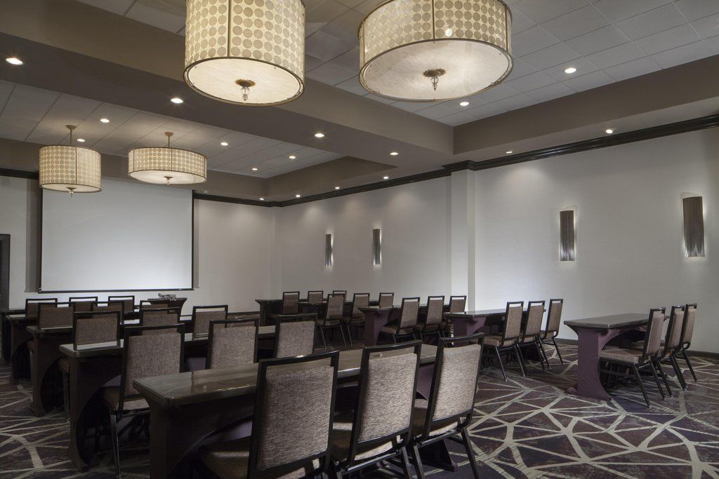 Embassy Suites By Hilton Philadelphia Airport Exterior foto